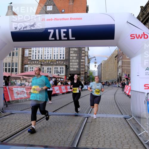 13.09.2026 - 21. swb-Marathon Bremen Tim E. http://msf.ph/oto/10345245 13.09.2026 11:15:20 Ziel 10271, 10325, 10605, 10752, 10776, 11085, 11645, 11673, 11694, 11810, 11974, 11990, 12110, 12333 meine-sportfotos.de