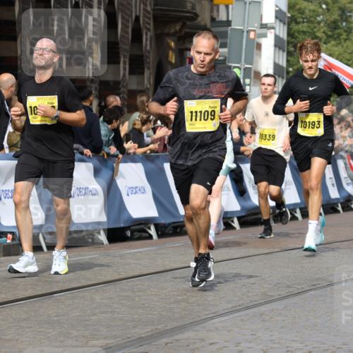 13.09.2026 - 21. swb-Marathon Bremen Strokosch-Dieckow http://msf.ph/oto/10345279 13.09.2026 10:52:46 Ziel 10761, 10812, 10958, 11350, 11604, 11605, 11610, 11669, 12319, 12361, 12439, 12533, 10304, 10714, 10734, 10863, 11038, 11238, 11386, 11575, 11766, 12019, 12369 meine-sportfotos.de