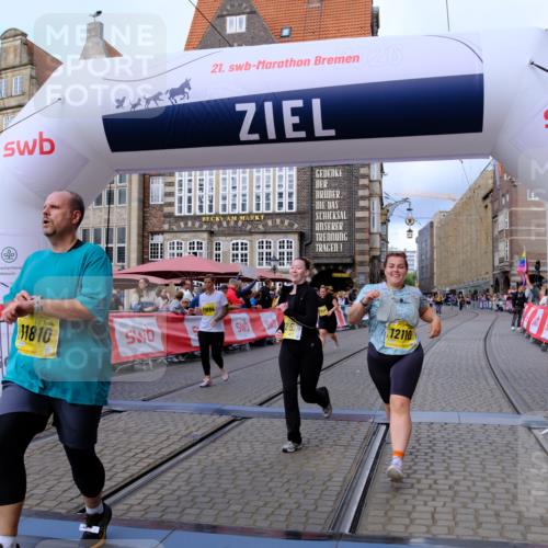 13.09.2026 - 21. swb-Marathon Bremen Tim E. http://msf.ph/oto/10345285 13.09.2026 11:15:21 Ziel 10271, 10325, 10605, 10752, 11085, 11645, 11673, 11694, 11810, 11974, 11990, 12110, 12333 meine-sportfotos.de