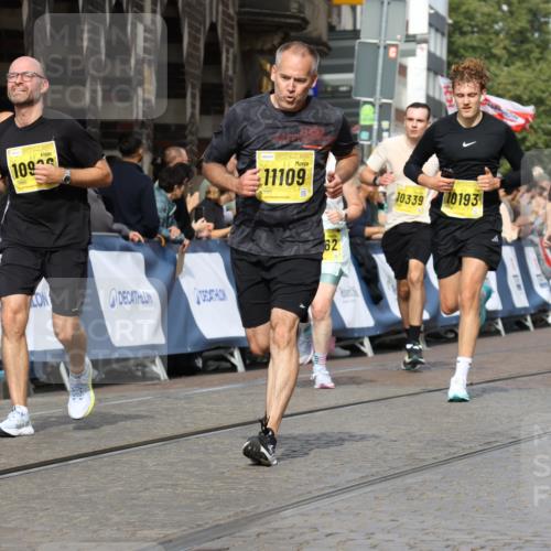 13.09.2026 - 21. swb-Marathon Bremen Strokosch-Dieckow http://msf.ph/oto/10345318 13.09.2026 10:52:47 Ziel 10761, 10812, 10958, 11109, 11350, 11604, 11605, 11610, 11669, 12319, 12361, 12439, 12533, 10304, 10714, 10734, 10863, 11038, 11238, 11386, 11575, 11766, 12019, 12369 meine-sportfotos.de