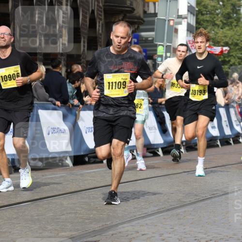 13.09.2026 - 21. swb-Marathon Bremen Strokosch-Dieckow http://msf.ph/oto/10345335 13.09.2026 10:52:47 Ziel 10761, 10812, 10958, 11109, 11350, 11604, 11605, 11610, 11669, 12319, 12361, 12439, 12533, 10304, 10714, 10734, 10863, 11038, 11238, 11386, 11575, 11766, 12019, 12369 meine-sportfotos.de