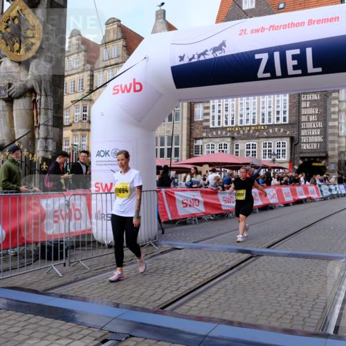 13.09.2026 - 21. swb-Marathon Bremen Tim E. http://msf.ph/oto/10345339 13.09.2026 11:15:23 Ziel 10271, 10325, 10605, 10752, 11673, 11694, 11810, 11974, 11990, 12110, 12333 meine-sportfotos.de