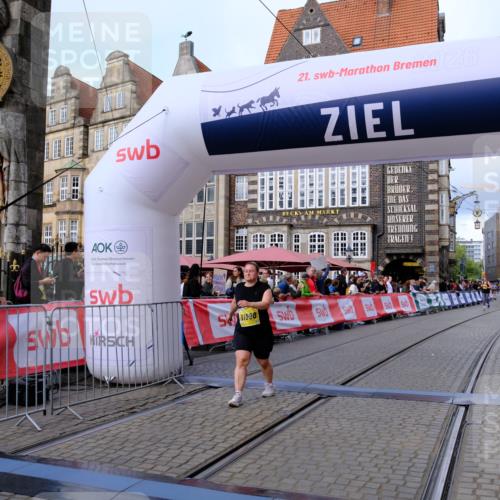 13.09.2026 - 21. swb-Marathon Bremen Tim E. http://msf.ph/oto/10345362 13.09.2026 11:15:25 Ziel 10325, 10605, 11694, 11810, 11990, 12110, 12333 meine-sportfotos.de