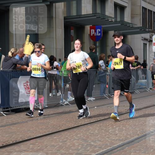 13.09.2026 - 21. swb-Marathon Bremen Strokosch-Dieckow http://msf.ph/oto/10345371 13.09.2026 11:09:29 Ziel 10234, 10386, 10417, 10424, 10435, 10645, 10696, 10712, 10737, 10785, 10990, 10991, 11119, 11192, 11383, 11437, 11441, 11937, 12409, 12449, 10314, 10556, 10664, 10686, 10694, 10769, 10823, 10981, 10983, 11091, 11225, 11304, 11578, 11764, 11882, 11883, 11914, 11915, 11987, 11995, 12155, 12322, 12474, 12491, 12532, 13607 meine-sportfotos.de
