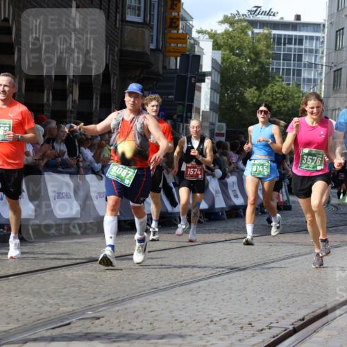 13.09.2026 - 21. swb-Marathon Bremen Strokosch-Dieckow http://msf.ph/oto/10345391 13.09.2026 13:27:52 Ziel 323, 593, 857, 940, 1006, 1373, 1574, 2345, 2668, 2686, 3013, 3460, 3496, 3521, 4421, 4593, 5081, 5220, 5290, 5358, 5557, 5616, 6067, 6306, 7110, 9727, 488, 1343, 1456, 3480, 5462, 7926, 8188, 8656, 9067, 9145, 13069 meine-sportfotos.de