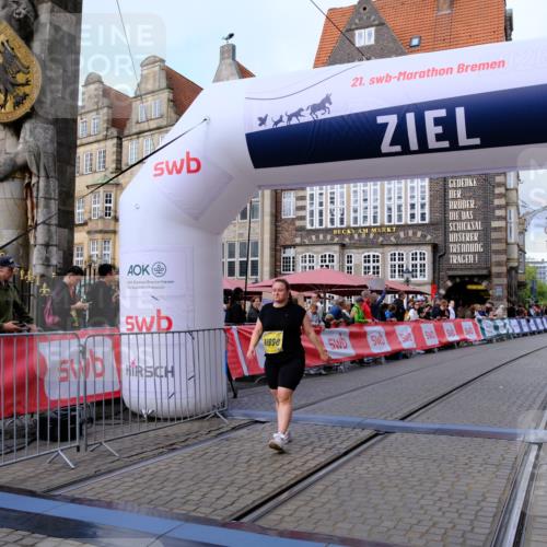13.09.2026 - 21. swb-Marathon Bremen Tim E. http://msf.ph/oto/10345399 13.09.2026 11:15:25 Ziel 10325, 10605, 11694, 11810, 11990, 12110, 12333 meine-sportfotos.de