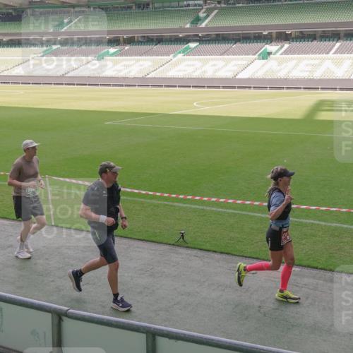 13.09.2026 - 21. swb-Marathon Bremen Michael Burmester http://msf.ph/oto/10345409 13.09.2026 13:32:13 Laufen im Stadion 122, 224, 295, 344, 350, 386, 487, 490, 617, 639, 690, 786, 787, 840, 965, 1114, 1133, 1142, 1292, 1310, 1314, 1326, 1329, 1377, 1427, 1529, 1591, 1592, 1775, 1801, 1869, 1892, 1897, 1904, 1923, 2230, 2231, 2253, 2270, 2274, 2320, 2344, 2368, 2372, 2374, 2456, 2514, 2523, 2539, 2556, 2616, 2629, 2630, 2643, 2649, 2677, 2726, 2769, 2848, 2877, 2945, 2952, 3014, 3038, 3094, 3140, 3223, 3350, 3379, 3401, 3426, 3572, 3644, 3723, 3736, 3746, 3873, 3901, 3918, 3944 meine-sportfotos.de