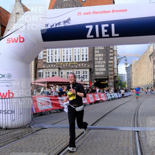 13.09.2026 - 21. swb-Marathon Bremen Tim E. http://msf.ph/oto/10345474 13.09.2026 11:15:39 Ziel 10606, 11424 meine-sportfotos.de