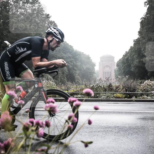 13.09.2026 - Stadtparktriathlon H.Heesch http://msf.ph/oto/10345489 13.09.2026 09:25:48 Radfahren 86, 191, 199 meine-sportfotos.de
