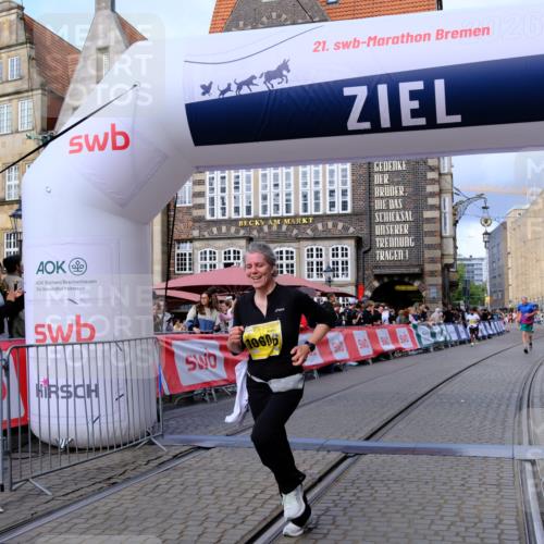 13.09.2026 - 21. swb-Marathon Bremen Tim E. http://msf.ph/oto/10345494 13.09.2026 11:15:39 Ziel 10606, 11424 meine-sportfotos.de