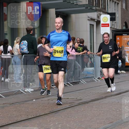 13.09.2026 - 21. swb-Marathon Bremen Strokosch-Dieckow http://msf.ph/oto/10345521 13.09.2026 11:09:33 Ziel 10234, 10299, 10417, 10435, 10645, 10696, 10737, 10751, 10785, 10990, 10991, 11119, 11383, 11437, 11441, 12449, 10314, 10386, 10424, 10556, 10664, 10686, 10694, 10712, 10769, 10823, 10981, 10983, 11192, 11225, 11764, 11882, 11883, 11914, 11915, 11937, 11995, 12322, 12409, 12474, 12491, 12532, 13607 meine-sportfotos.de