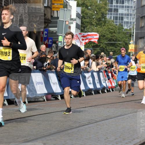 13.09.2026 - 21. swb-Marathon Bremen Strokosch-Dieckow http://msf.ph/oto/10345531 13.09.2026 10:52:48 Ziel 10761, 10812, 10958, 11109, 11350, 11604, 11605, 11610, 11669, 12319, 12361, 12439, 12533, 10304, 10714, 10863, 11038, 11238, 11282, 11386, 11575, 11766, 12019, 12369 meine-sportfotos.de