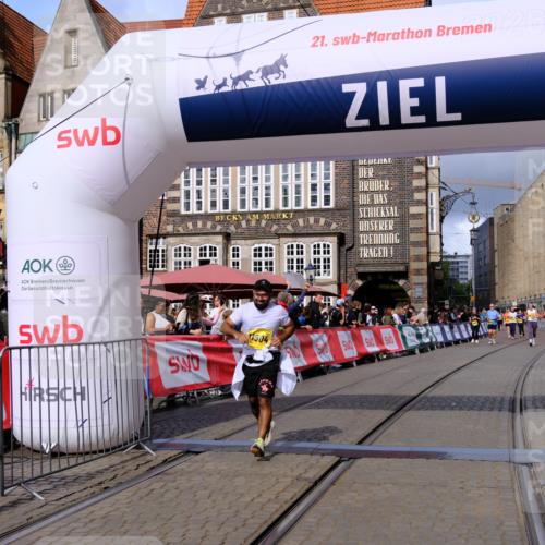 13.09.2026 - 21. swb-Marathon Bremen Tim E. http://msf.ph/oto/10345582 13.09.2026 11:15:50 Ziel 10606, 11504, 12137 meine-sportfotos.de
