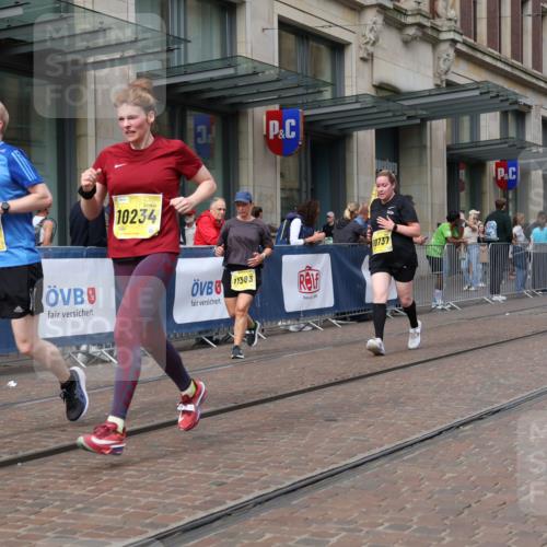 13.09.2026 - 21. swb-Marathon Bremen Strokosch-Dieckow http://msf.ph/oto/10345593 13.09.2026 11:09:37 Ziel 10299, 10435, 10645, 10737, 10751, 11119, 11383, 11437, 11441, 12207, 12449, 10234, 10386, 10417, 10424, 10556, 10664, 10694, 10696, 10712, 10769, 10785, 10823, 10981, 10990, 10991, 11192, 11225, 11764, 11882, 11883, 11914, 11915, 11937, 11995, 12322, 12409, 12474, 12491, 12532, 13607 meine-sportfotos.de