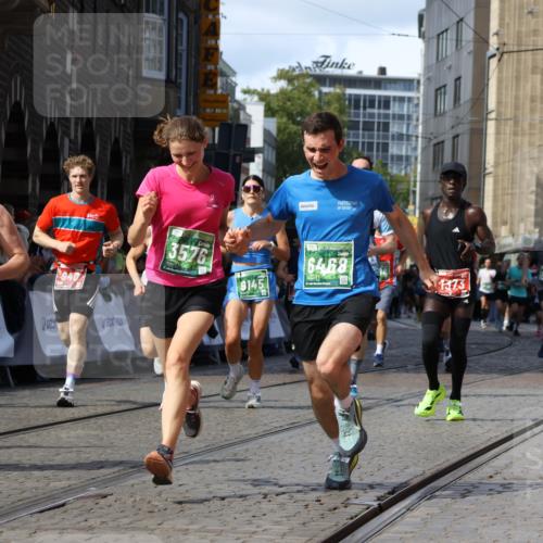 13.09.2026 - 21. swb-Marathon Bremen Strokosch-Dieckow http://msf.ph/oto/10345620 13.09.2026 13:27:53 Ziel 323, 593, 857, 940, 1006, 1373, 1574, 2345, 2668, 2686, 3013, 3460, 3521, 4421, 4496, 4593, 5081, 5220, 5290, 5358, 5557, 5616, 6067, 6306, 7110, 9727, 488, 1343, 1456, 3480, 5462, 7926, 8188, 8656, 9067, 9145, 9167, 9168, 13069 meine-sportfotos.de