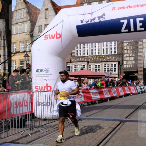 13.09.2026 - 21. swb-Marathon Bremen Tim E. http://msf.ph/oto/10345629 13.09.2026 11:15:51 Ziel 10572, 11504, 12137 meine-sportfotos.de