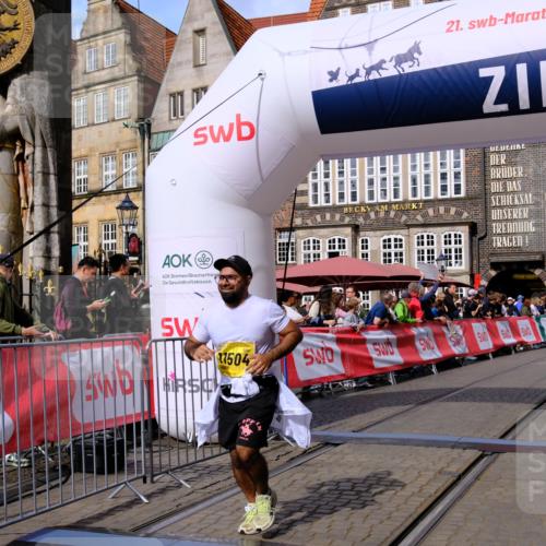 13.09.2026 - 21. swb-Marathon Bremen Tim E. http://msf.ph/oto/10345637 13.09.2026 11:15:51 Ziel 10572, 11504, 12137 meine-sportfotos.de
