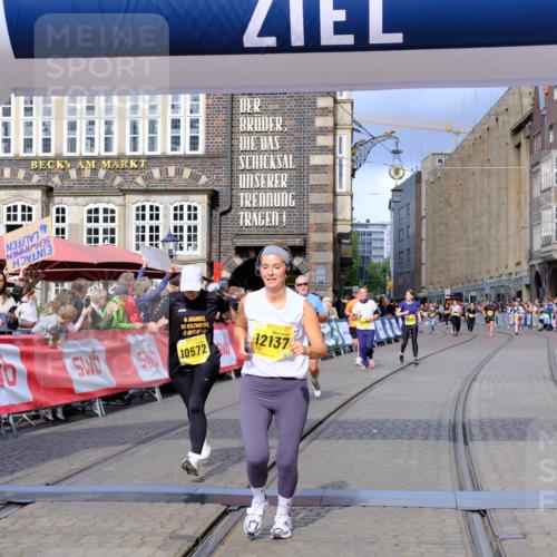 13.09.2026 - 21. swb-Marathon Bremen Tim E. http://msf.ph/oto/10345658 13.09.2026 11:15:59 Ziel 10572, 10900, 11307, 11504, 11778, 11897, 12137 meine-sportfotos.de