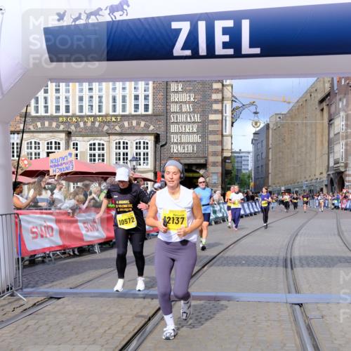 13.09.2026 - 21. swb-Marathon Bremen Tim E. http://msf.ph/oto/10345666 13.09.2026 11:15:59 Ziel 10572, 10900, 11307, 11504, 11778, 11897, 12137 meine-sportfotos.de