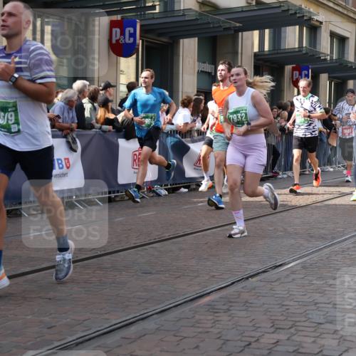 13.09.2026 - 21. swb-Marathon Bremen Strokosch-Dieckow http://msf.ph/oto/10345692 13.09.2026 13:29:51 Ziel 881, 1205, 1308, 1611, 1653, 1759, 1780, 1848, 1909, 1938, 2126, 2265, 2364, 3190, 4763, 5039, 5198, 5348, 5615, 5631, 6225, 6720, 6942, 6992, 6994, 7184, 7609, 7932, 7966, 8105, 8110, 8115, 8441, 8470, 9015, 9104, 9125, 9412, 9529, 109, 124, 454, 716, 1073, 1173, 1243, 1581, 1861, 2076, 2289, 2742, 3030, 3320, 3618, 3667, 3908, 4115, 4524, 4575, 4576, 5244, 6006, 6127, 6384, 6725, 7079, 7093, 7884, 8267, 8481, 8899, 9049 meine-sportfotos.de