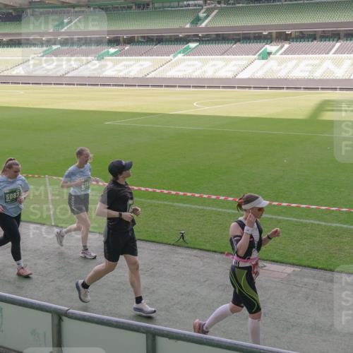 13.09.2026 - 21. swb-Marathon Bremen Michael Burmester http://msf.ph/oto/10345702 13.09.2026 13:33:01 Laufen im Stadion 155, 344, 350, 386, 428, 490, 594, 617, 690, 765, 786, 787, 1001, 1051, 1098, 1133, 1142, 1292, 1310, 1326, 1377, 1427, 1557, 1591, 1592, 1760, 1801, 1869, 1892, 1897, 1923, 2077, 2132, 2226, 2230, 2231, 2253, 2270, 2274, 2320, 2344, 2374, 2399, 2400, 2456, 2479, 2514, 2515, 2523, 2539, 2556, 2616, 2630, 2649, 2718, 2769, 2787, 2848, 2945, 2982, 3014, 3140, 3223, 3350, 3379, 3443, 3503, 3572, 3577, 3601, 3614, 3644, 3736, 3746, 3797, 3901, 3911, 3944, 3952 meine-sportfotos.de