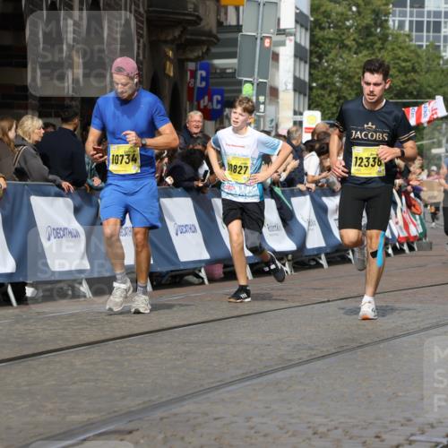 13.09.2026 - 21. swb-Marathon Bremen Strokosch-Dieckow http://msf.ph/oto/10345715 13.09.2026 10:52:54 Ziel 10193, 10339, 10652, 10761, 10812, 10906, 10958, 11002, 11109, 11144, 11350, 11362, 11597, 11604, 11605, 11669, 12361, 12399, 12439, 12533, 10284, 10714, 10863, 11238, 11282, 11386, 11575, 11766, 12369, 12398 meine-sportfotos.de
