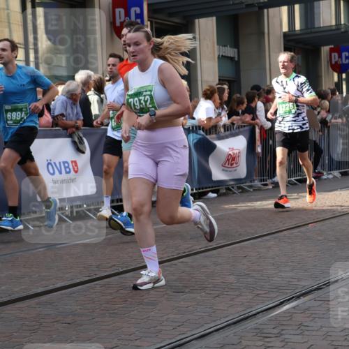 13.09.2026 - 21. swb-Marathon Bremen Strokosch-Dieckow http://msf.ph/oto/10345720 13.09.2026 13:29:51 Ziel 881, 1205, 1308, 1611, 1653, 1759, 1780, 1848, 1909, 1938, 2126, 2265, 2364, 3190, 4763, 5039, 5198, 5348, 5615, 5631, 6225, 6720, 6942, 6992, 6994, 7184, 7609, 7932, 7966, 8105, 8110, 8115, 8441, 8470, 9015, 9104, 9125, 9412, 9529, 109, 124, 454, 716, 1073, 1173, 1243, 1581, 1861, 2076, 2289, 2742, 3030, 3320, 3618, 3667, 3908, 4115, 4524, 4575, 4576, 5244, 6006, 6127, 6384, 6725, 7079, 7093, 7884, 8267, 8481, 8899, 9049 meine-sportfotos.de