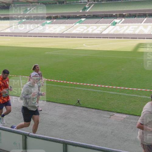13.09.2026 - 21. swb-Marathon Bremen Michael Burmester http://msf.ph/oto/10345738 13.09.2026 13:33:06 Laufen im Stadion 155, 344, 350, 386, 428, 490, 594, 617, 690, 765, 786, 787, 1001, 1051, 1098, 1133, 1142, 1292, 1326, 1377, 1427, 1557, 1591, 1592, 1661, 1760, 1801, 1869, 1897, 1923, 1996, 2077, 2132, 2226, 2230, 2231, 2253, 2270, 2274, 2320, 2344, 2374, 2399, 2400, 2456, 2479, 2514, 2515, 2523, 2539, 2543, 2556, 2616, 2630, 2649, 2718, 2757, 2769, 2787, 2848, 2945, 2982, 3014, 3223, 3350, 3379, 3443, 3503, 3572, 3577, 3601, 3614, 3644, 3746, 3797, 3875, 3901, 3911, 3952, 4001 meine-sportfotos.de