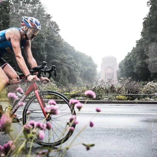 13.09.2026 - Stadtparktriathlon H.Heesch http://msf.ph/oto/10345739 13.09.2026 09:29:06 Radfahren 84, 178 meine-sportfotos.de