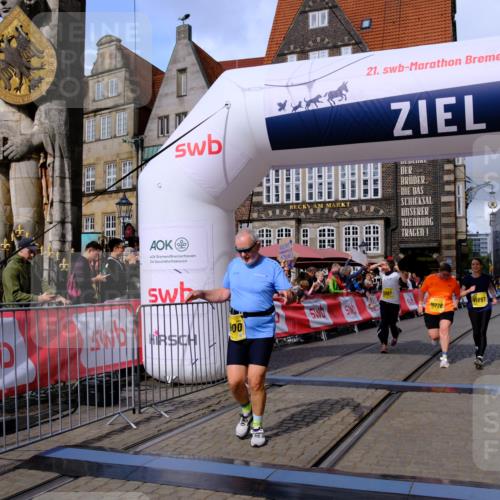 13.09.2026 - 21. swb-Marathon Bremen Tim E. http://msf.ph/oto/10345759 13.09.2026 11:16:04 Ziel 10572, 10900, 11307, 11778, 11897, 11940, 12137 meine-sportfotos.de