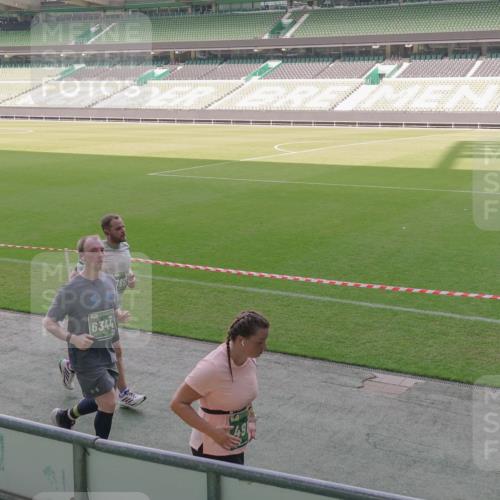 13.09.2026 - 21. swb-Marathon Bremen Michael Burmester http://msf.ph/oto/10345778 13.09.2026 13:33:10 Laufen im Stadion 155, 344, 350, 386, 428, 490, 594, 617, 690, 765, 786, 787, 1001, 1048, 1051, 1098, 1133, 1292, 1326, 1377, 1427, 1557, 1591, 1592, 1661, 1760, 1801, 1869, 1897, 1923, 1996, 2077, 2132, 2226, 2230, 2231, 2253, 2270, 2274, 2320, 2344, 2374, 2399, 2400, 2456, 2479, 2514, 2515, 2523, 2539, 2543, 2556, 2616, 2630, 2641, 2649, 2718, 2757, 2769, 2787, 2848, 2945, 2982, 3014, 3350, 3379, 3443, 3503, 3572, 3577, 3601, 3614, 3644, 3746, 3797, 3875, 3901, 3911, 3952, 4001 meine-sportfotos.de