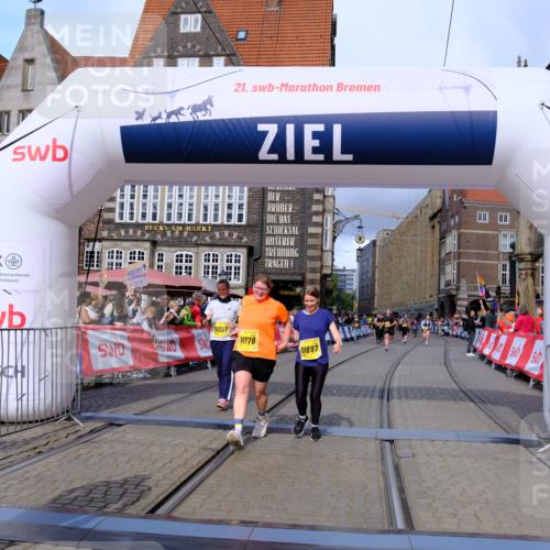 13.09.2026 - 21. swb-Marathon Bremen Tim E. http://msf.ph/oto/10345783 13.09.2026 11:16:05 Ziel 10474, 10572, 10900, 11307, 11778, 11897, 11940, 12137 meine-sportfotos.de