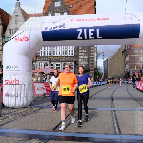 13.09.2026 - 21. swb-Marathon Bremen Tim E. http://msf.ph/oto/10345818 13.09.2026 11:16:06 Ziel 10474, 10572, 10900, 11217, 11307, 11549, 11778, 11897, 11940, 12046, 12137 meine-sportfotos.de