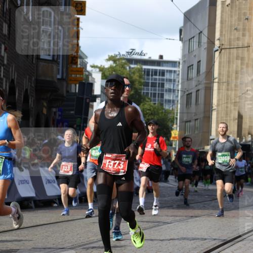 13.09.2026 - 21. swb-Marathon Bremen Strokosch-Dieckow http://msf.ph/oto/10345841 13.09.2026 13:27:55 Ziel 323, 593, 857, 940, 1006, 1373, 1574, 1932, 2345, 2668, 2686, 3013, 3460, 3521, 3970, 4421, 4496, 4593, 5081, 5220, 5290, 5358, 5557, 5616, 6067, 6306, 7110, 7358, 9727, 1343, 3480, 5360, 7926, 8188, 8656, 9145, 9167, 9168, 9543, 9881, 13069 meine-sportfotos.de