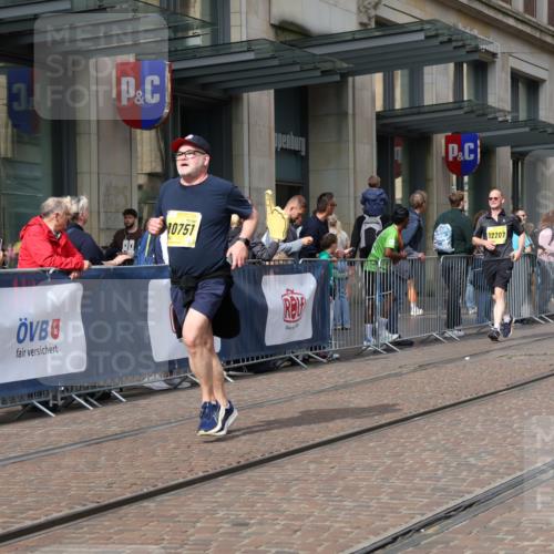 13.09.2026 - 21. swb-Marathon Bremen Strokosch-Dieckow http://msf.ph/oto/10345883 13.09.2026 11:09:54 Ziel 10169, 10299, 10361, 10362, 10706, 10751, 10890, 10963, 11080, 11119, 11382, 11725, 11732, 11933, 11957, 12117, 12207, 12293, 12550, 10234, 10386, 10417, 10424, 10435, 10645, 10696, 10712, 10737, 10785, 10990, 10991, 11119, 11192, 11383, 11437, 11441, 11937, 12409, 12449 meine-sportfotos.de