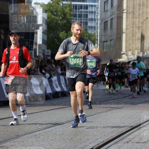 13.09.2026 - 21. swb-Marathon Bremen Strokosch-Dieckow http://msf.ph/oto/10345898 13.09.2026 13:27:57 Ziel 323, 440, 593, 857, 940, 1006, 1373, 1574, 1932, 2345, 2668, 2686, 3013, 3460, 3521, 3970, 4421, 4496, 4593, 5081, 5220, 5290, 5557, 5616, 6067, 6306, 7110, 7138, 7358, 8351, 9494, 9727, 13198, 1343, 3334, 5360, 6182, 7926, 8656, 9167, 9168, 9543, 9738, 9881, 13069 meine-sportfotos.de