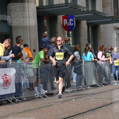 13.09.2026 - 21. swb-Marathon Bremen Strokosch-Dieckow http://msf.ph/oto/10345900 13.09.2026 11:09:55 Ziel 10169, 10299, 10361, 10362, 10706, 10751, 10890, 10963, 11080, 11382, 11725, 11732, 11933, 11957, 12117, 12207, 12293, 12550, 10234, 10386, 10417, 10424, 10435, 10645, 10696, 10712, 10737, 10785, 10990, 10991, 11119, 11192, 11383, 11437, 11441, 11937, 12409, 12449 meine-sportfotos.de