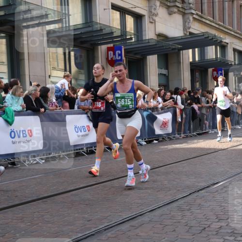 13.09.2026 - 21. swb-Marathon Bremen Strokosch-Dieckow http://msf.ph/oto/10345901 13.09.2026 13:29:58 Ziel 881, 1308, 1611, 1909, 1938, 2265, 2364, 2900, 3164, 4058, 4763, 5039, 5348, 5615, 6225, 6720, 6942, 6992, 6994, 7184, 7609, 7821, 7932, 7966, 8090, 8105, 8115, 8169, 8314, 8441, 8494, 9015, 9125, 9412, 9529, 109, 124, 454, 716, 1073, 1173, 1205, 1581, 1611, 1653, 1759, 1780, 1848, 1861, 2126, 2289, 3190, 3320, 3618, 3667, 3908, 4115, 4524, 4575, 4576, 5198, 5348, 5631, 6006, 6127, 6725, 7079, 7093, 7884, 8267, 8481, 8899, 9049 meine-sportfotos.de