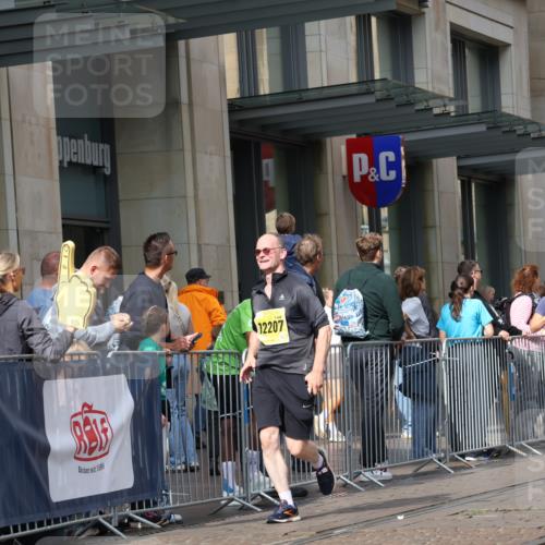 13.09.2026 - 21. swb-Marathon Bremen Strokosch-Dieckow http://msf.ph/oto/10345913 13.09.2026 11:09:55 Ziel 10169, 10299, 10361, 10362, 10706, 10751, 10890, 10963, 11080, 11382, 11725, 11732, 11933, 11957, 12117, 12207, 12293, 12550, 10234, 10386, 10417, 10424, 10435, 10645, 10696, 10712, 10737, 10785, 10990, 10991, 11119, 11192, 11383, 11437, 11441, 11937, 12409, 12449 meine-sportfotos.de