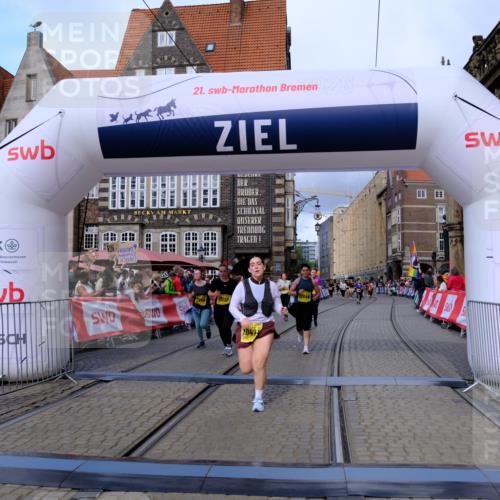13.09.2026 - 21. swb-Marathon Bremen Tim E. http://msf.ph/oto/10345919 13.09.2026 11:16:13 Ziel 10474, 10665, 10900, 11217, 11307, 11549, 11613, 11778, 11897, 11940, 12046, 12306 meine-sportfotos.de