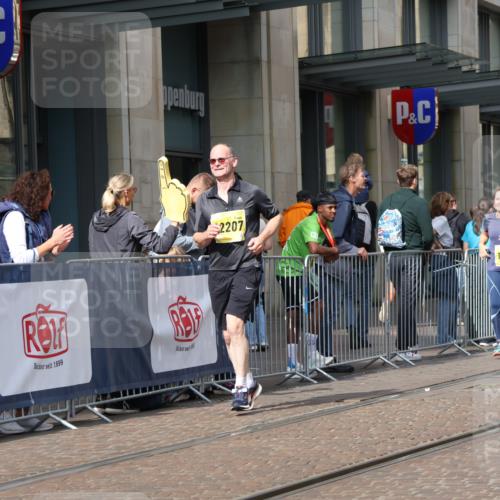 13.09.2026 - 21. swb-Marathon Bremen Strokosch-Dieckow http://msf.ph/oto/10345929 13.09.2026 11:09:56 Ziel 10169, 10299, 10361, 10362, 10706, 10751, 10890, 10963, 11080, 11382, 11725, 11732, 11933, 11957, 12117, 12207, 12293, 12550, 10234, 10299, 10386, 10417, 10435, 10645, 10696, 10712, 10737, 10785, 10990, 10991, 11119, 11383, 11437, 11441, 11937, 12409, 12449 meine-sportfotos.de