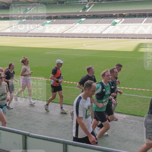 13.09.2026 - 21. swb-Marathon Bremen Michael Burmester http://msf.ph/oto/10345948 13.09.2026 13:33:30 Laufen im Stadion 155, 344, 350, 428, 490, 594, 679, 690, 709, 765, 786, 787, 916, 1001, 1048, 1051, 1098, 1133, 1292, 1377, 1427, 1444, 1557, 1591, 1592, 1661, 1703, 1760, 1827, 1897, 1923, 1996, 2077, 2132, 2226, 2230, 2231, 2270, 2274, 2320, 2374, 2399, 2400, 2451, 2456, 2479, 2511, 2514, 2515, 2523, 2539, 2543, 2556, 2616, 2630, 2641, 2649, 2718, 2735, 2757, 2769, 2787, 2848, 2982, 3014, 3345, 3350, 3443, 3503, 3577, 3601, 3614, 3746, 3797, 3875, 3901, 3911, 3952, 4001 meine-sportfotos.de