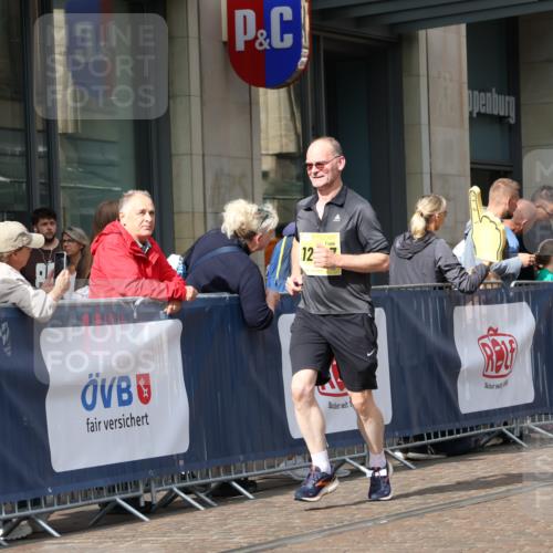 13.09.2026 - 21. swb-Marathon Bremen Strokosch-Dieckow http://msf.ph/oto/10345955 13.09.2026 11:09:57 Ziel 10169, 10361, 10362, 10706, 10751, 10890, 10963, 11080, 11382, 11725, 11732, 11933, 11957, 11982, 12117, 12207, 12293, 12550, 10234, 10299, 10386, 10417, 10435, 10645, 10696, 10737, 10785, 10990, 10991, 11119, 11383, 11437, 11441, 12449 meine-sportfotos.de