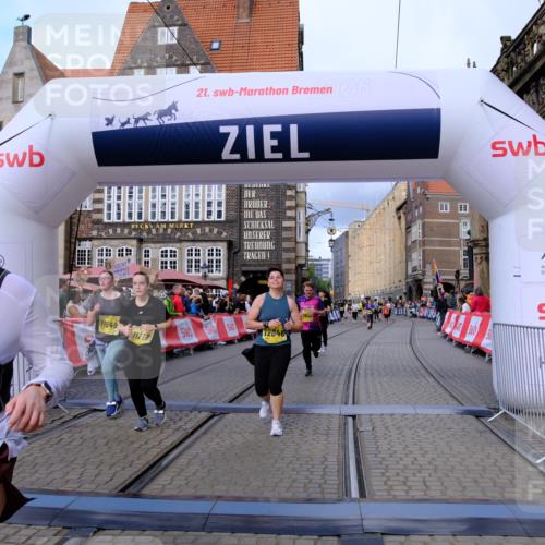 13.09.2026 - 21. swb-Marathon Bremen Tim E. http://msf.ph/oto/10345961 13.09.2026 11:16:14 Ziel 10474, 10665, 10900, 11217, 11307, 11549, 11613, 11778, 11897, 11940, 12046, 12306 meine-sportfotos.de