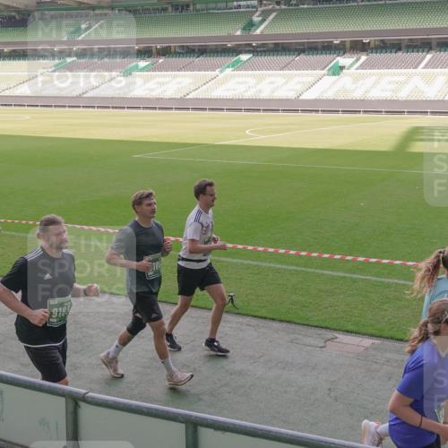 13.09.2026 - 21. swb-Marathon Bremen Michael Burmester http://msf.ph/oto/10345965 13.09.2026 13:33:32 Laufen im Stadion 155, 344, 350, 428, 490, 594, 679, 690, 709, 765, 786, 787, 916, 1001, 1048, 1051, 1098, 1133, 1292, 1377, 1427, 1444, 1557, 1591, 1592, 1661, 1703, 1760, 1827, 1923, 1996, 2077, 2132, 2226, 2230, 2231, 2270, 2274, 2320, 2374, 2399, 2400, 2451, 2456, 2479, 2511, 2514, 2515, 2523, 2539, 2543, 2556, 2616, 2630, 2641, 2649, 2718, 2735, 2757, 2769, 2787, 2848, 2982, 3014, 3345, 3350, 3443, 3503, 3577, 3601, 3614, 3746, 3797, 3875, 3901, 3911, 3952, 4001 meine-sportfotos.de