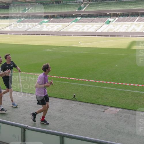 13.09.2026 - 21. swb-Marathon Bremen Michael Burmester http://msf.ph/oto/10345991 13.09.2026 13:33:40 Laufen im Stadion 155, 350, 428, 490, 594, 679, 690, 709, 765, 786, 787, 916, 1001, 1026, 1048, 1051, 1098, 1292, 1377, 1444, 1557, 1591, 1592, 1661, 1703, 1760, 1772, 1827, 1923, 1996, 2077, 2132, 2226, 2230, 2231, 2274, 2320, 2374, 2399, 2400, 2451, 2456, 2479, 2511, 2514, 2515, 2523, 2539, 2543, 2556, 2616, 2630, 2641, 2649, 2718, 2735, 2757, 2769, 2787, 2848, 2982, 3014, 3345, 3350, 3443, 3503, 3577, 3601, 3614, 3708, 3709, 3720, 3797, 3875, 3901, 3911, 3952, 4001, 4014 meine-sportfotos.de