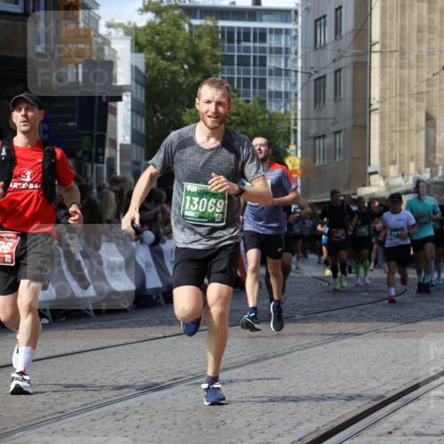 13.09.2026 - 21. swb-Marathon Bremen Strokosch-Dieckow http://msf.ph/oto/10346032 13.09.2026 13:27:57 Ziel 323, 440, 593, 857, 940, 1006, 1373, 1574, 1932, 2345, 2668, 2686, 3013, 3460, 3521, 3970, 4421, 4496, 4593, 5081, 5220, 5290, 5557, 5616, 6067, 6306, 7110, 7138, 7358, 8351, 9494, 9727, 13198, 1343, 3334, 5360, 6182, 7926, 8656, 9167, 9168, 9543, 9738, 9881, 13069 meine-sportfotos.de