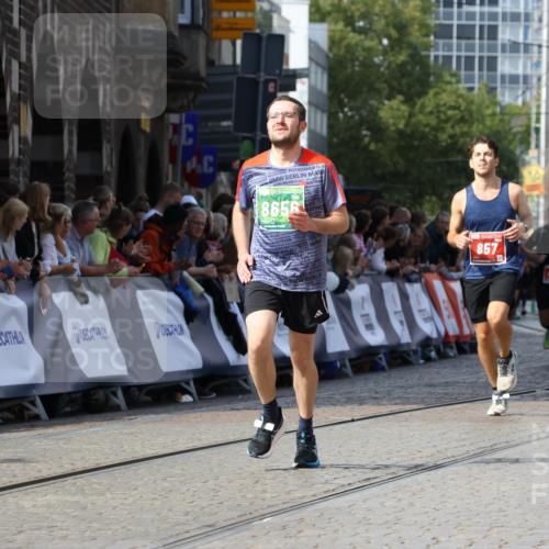 13.09.2026 - 21. swb-Marathon Bremen Strokosch-Dieckow http://msf.ph/oto/10346087 13.09.2026 13:27:59 Ziel 323, 440, 857, 940, 1006, 1373, 1574, 1932, 2345, 2668, 2686, 3013, 3460, 3521, 3970, 4421, 4496, 4593, 4744, 5081, 5557, 6067, 7042, 7110, 7138, 7358, 8351, 9494, 9727, 13198, 1343, 3114, 3334, 4506, 5360, 6182, 7926, 8656, 9167, 9168, 9543, 9738, 9881 meine-sportfotos.de