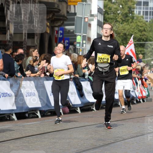 13.09.2026 - 21. swb-Marathon Bremen Strokosch-Dieckow http://msf.ph/oto/10346108 13.09.2026 10:53:01 Ziel 10193, 10339, 10652, 10734, 10812, 10827, 10906, 11002, 11038, 11109, 11144, 11350, 11362, 11597, 12338, 12361, 12399, 12439, 12533, 10284, 10448, 10585, 11012, 11282, 12170, 12398, 12461 meine-sportfotos.de
