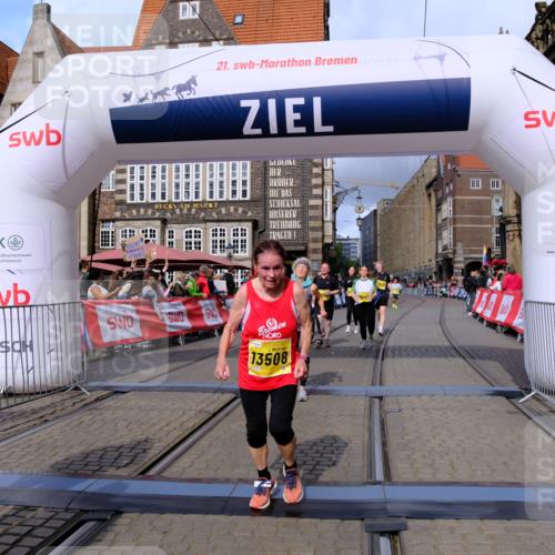 13.09.2026 - 21. swb-Marathon Bremen Tim E. http://msf.ph/oto/10346114 13.09.2026 11:16:30 Ziel 10665, 11026, 11081, 11139, 11181, 11200, 11264, 11385, 11448, 11573, 11768, 12057, 12151, 12306, 12539, 13508 meine-sportfotos.de
